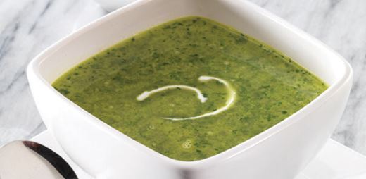 recipe image Zielona zupa ze słodko-pikantnym jogurtem